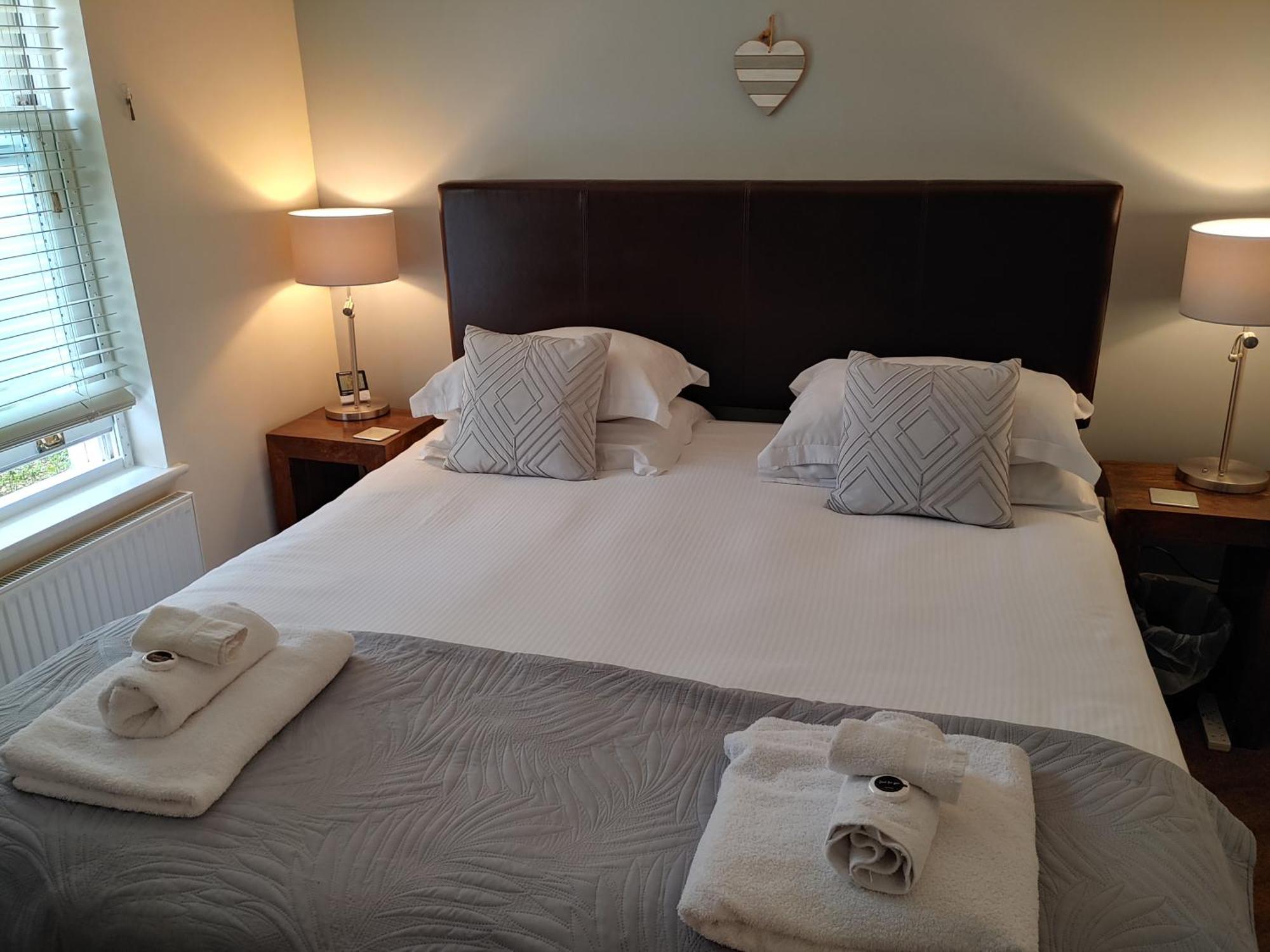 The Bath House Apartments - Free 1St Breakfast - Free Parking エクステリア 写真