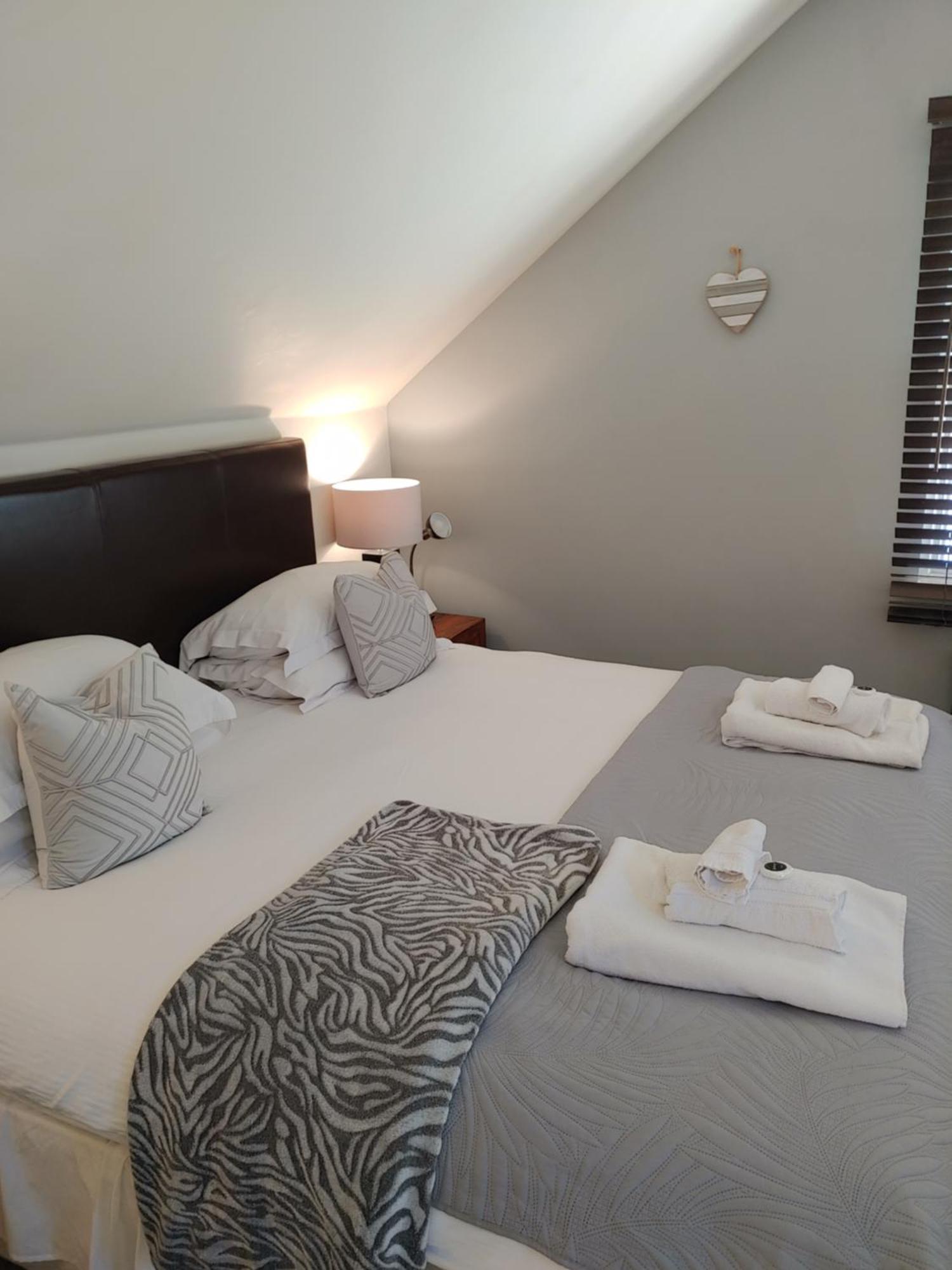 The Bath House Apartments - Free 1St Breakfast - Free Parking エクステリア 写真